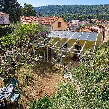 Lovely Apartment In Veli Losinj With Kitchen Exterior foto